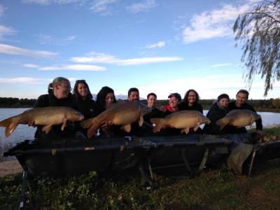 Coupe du monde féminine Carpe : Découvrez l’équipement de l’équipe de France !
