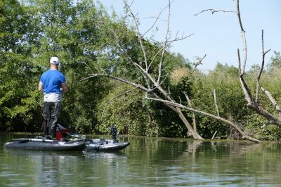 Découvrez l'incroyable gamme de combiné/sondeur/GPS Hook Reveal !